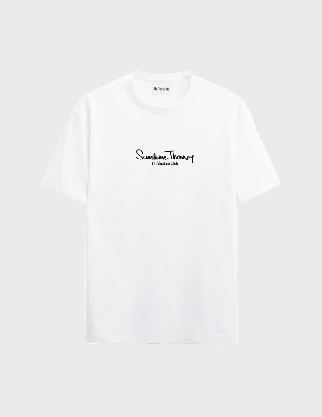 Camiseta On Vacation Sunshine Therapy T-shirt Wht