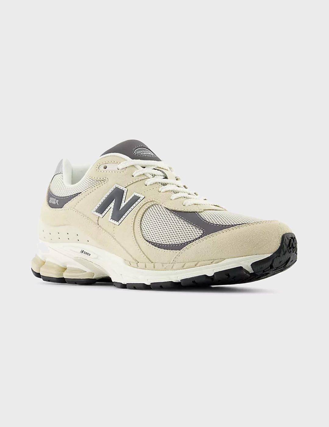 Zapatillas New Balance M2002RFA SandstoneMagnet/Linen